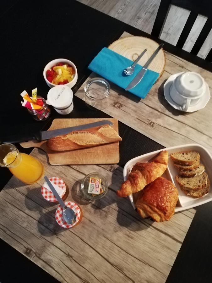 La Ferme De Pham Bed & Breakfast Belberaud Bagian luar foto